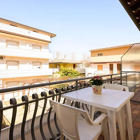 Flat With Terrace Apartament Lignano Sabbiadoro