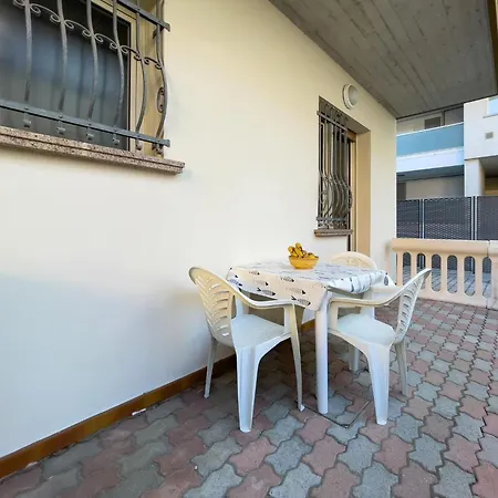 Flat With Terrace דירה