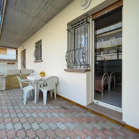 דירה Flat With Terrace *